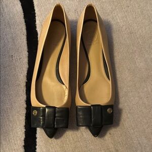 Tory Birch Beige and Black Women's Shoes